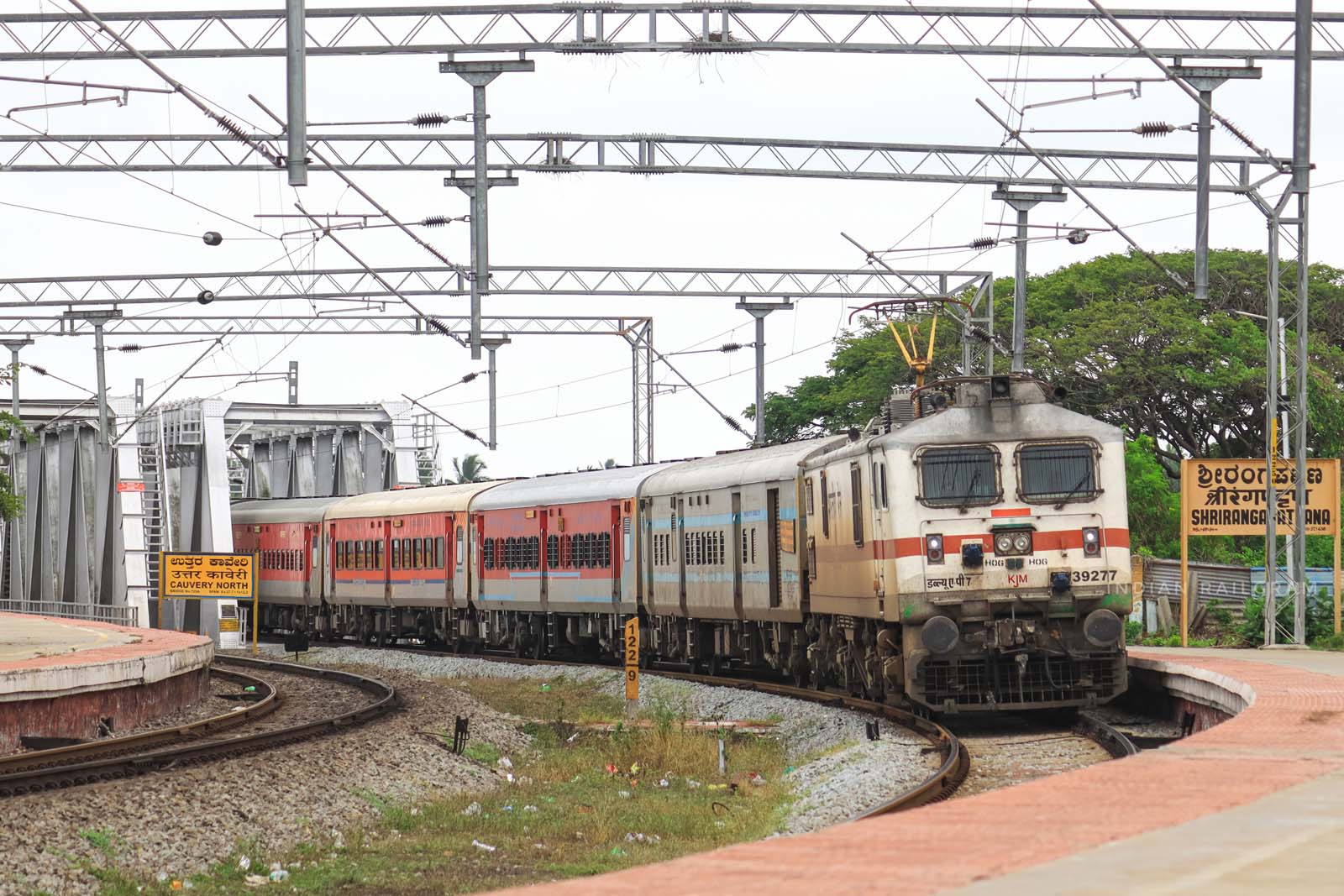 Indian Railways train photograph 17 by Ramnath Bhat
