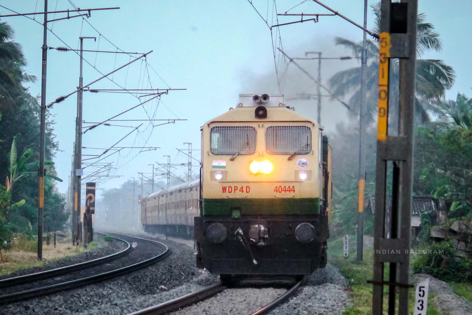 Indian Railways train photograph 23 by Ramnath Bhat